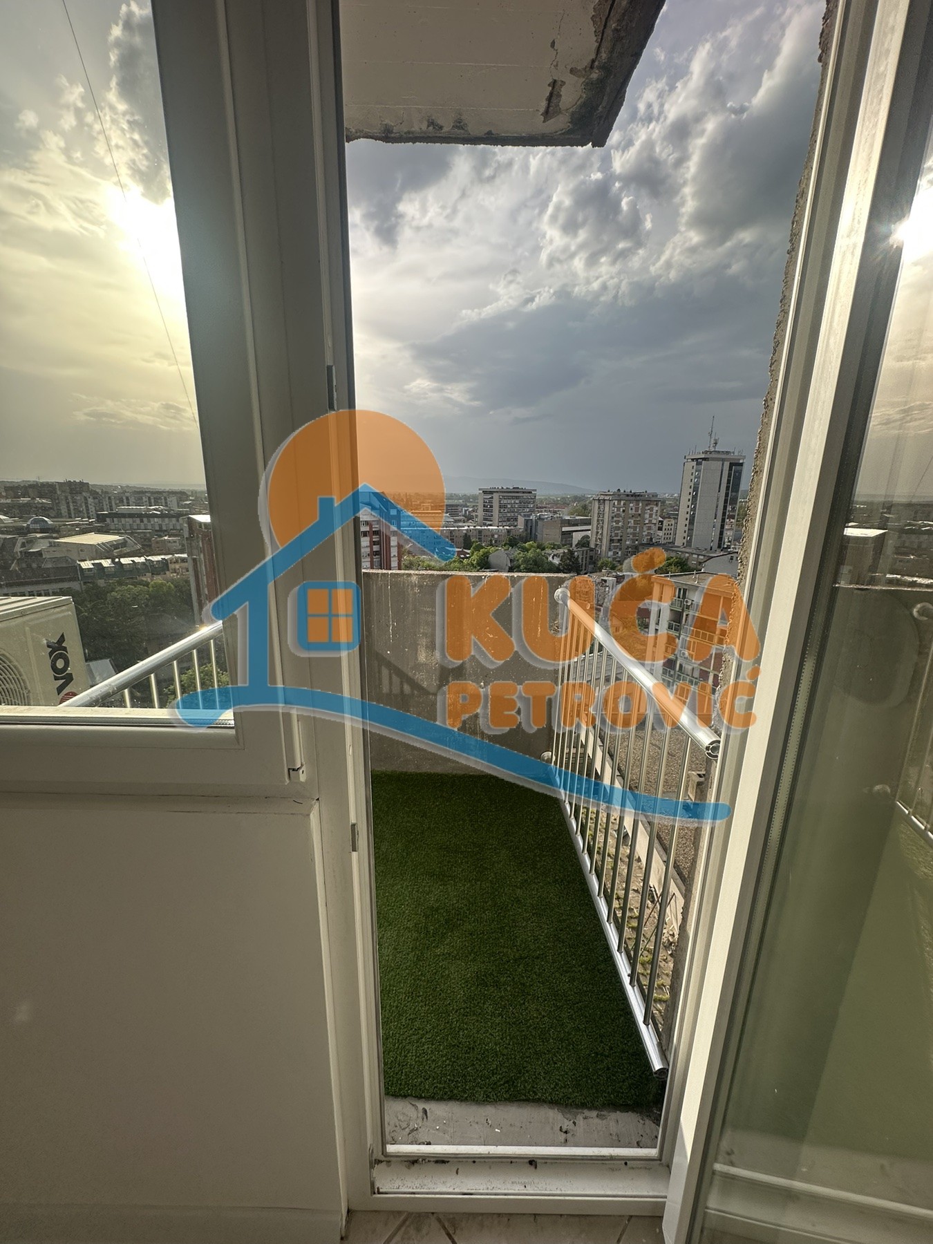 Trosoban stan, 72 m2, Filozofski fakultet, Sinđelićev trg ID: i-013875 8