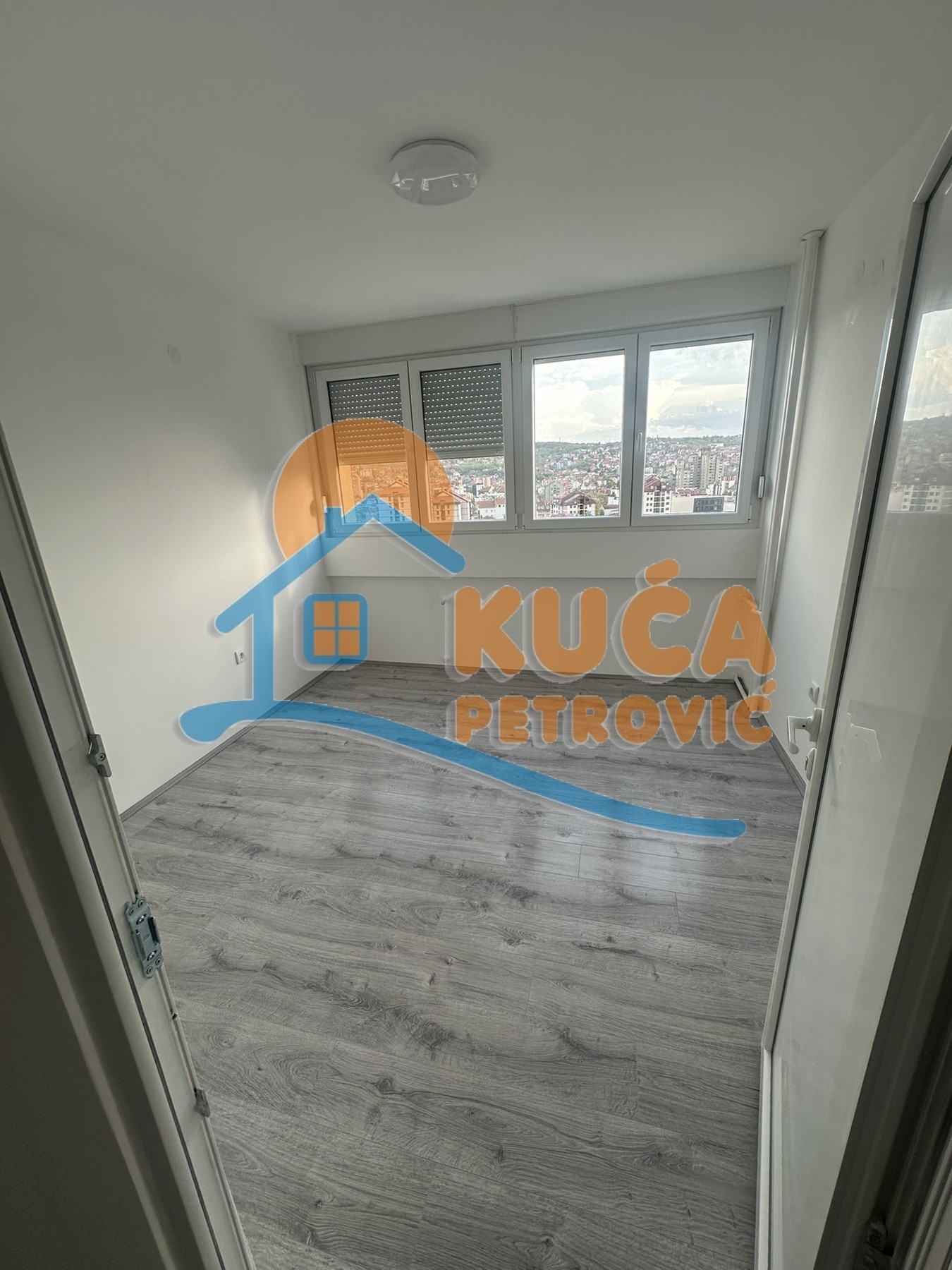 Trosoban stan, 72 m2, Filozofski fakultet, Sinđelićev trg ID: i-013875 3