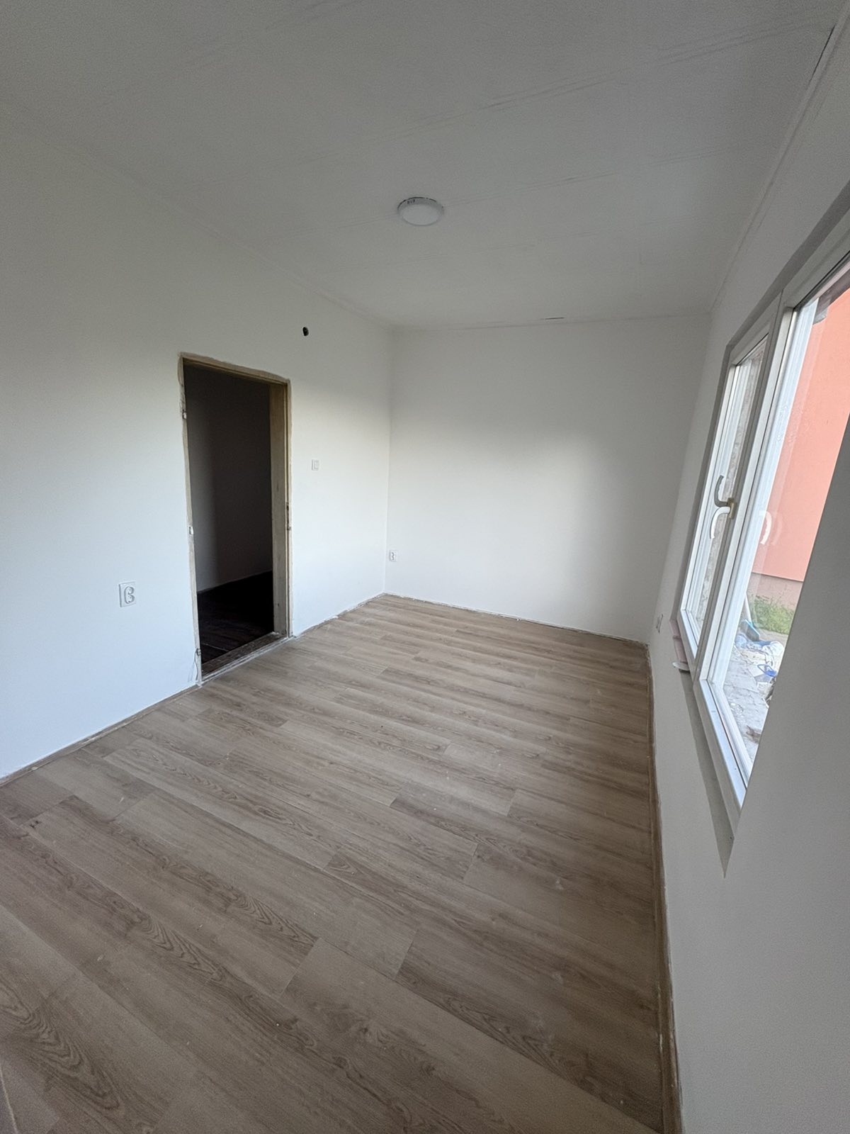 Izdajem smestaj za radnike Ugrinovci 3