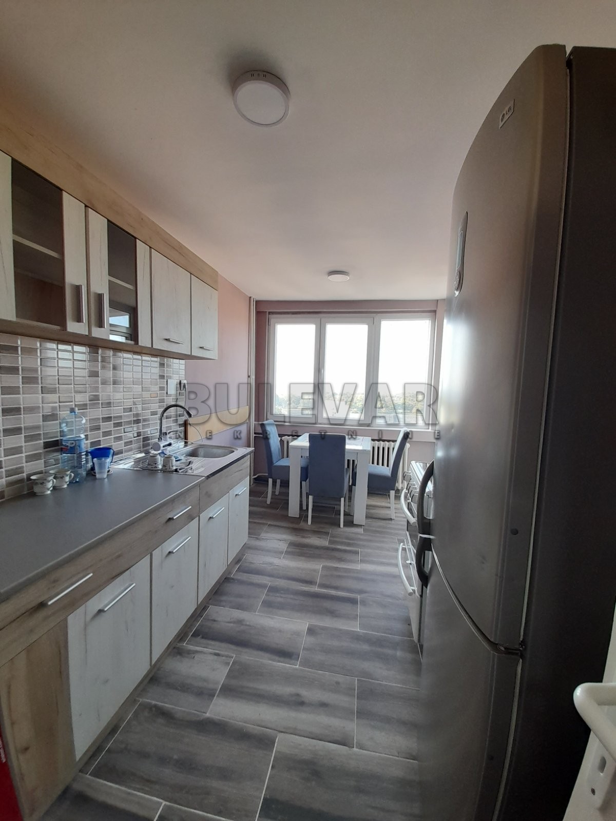Trosoban stan, 68 m2, Filozofski fakultet, Kralja Stefana Prvovenčanog ID: i-013879 3