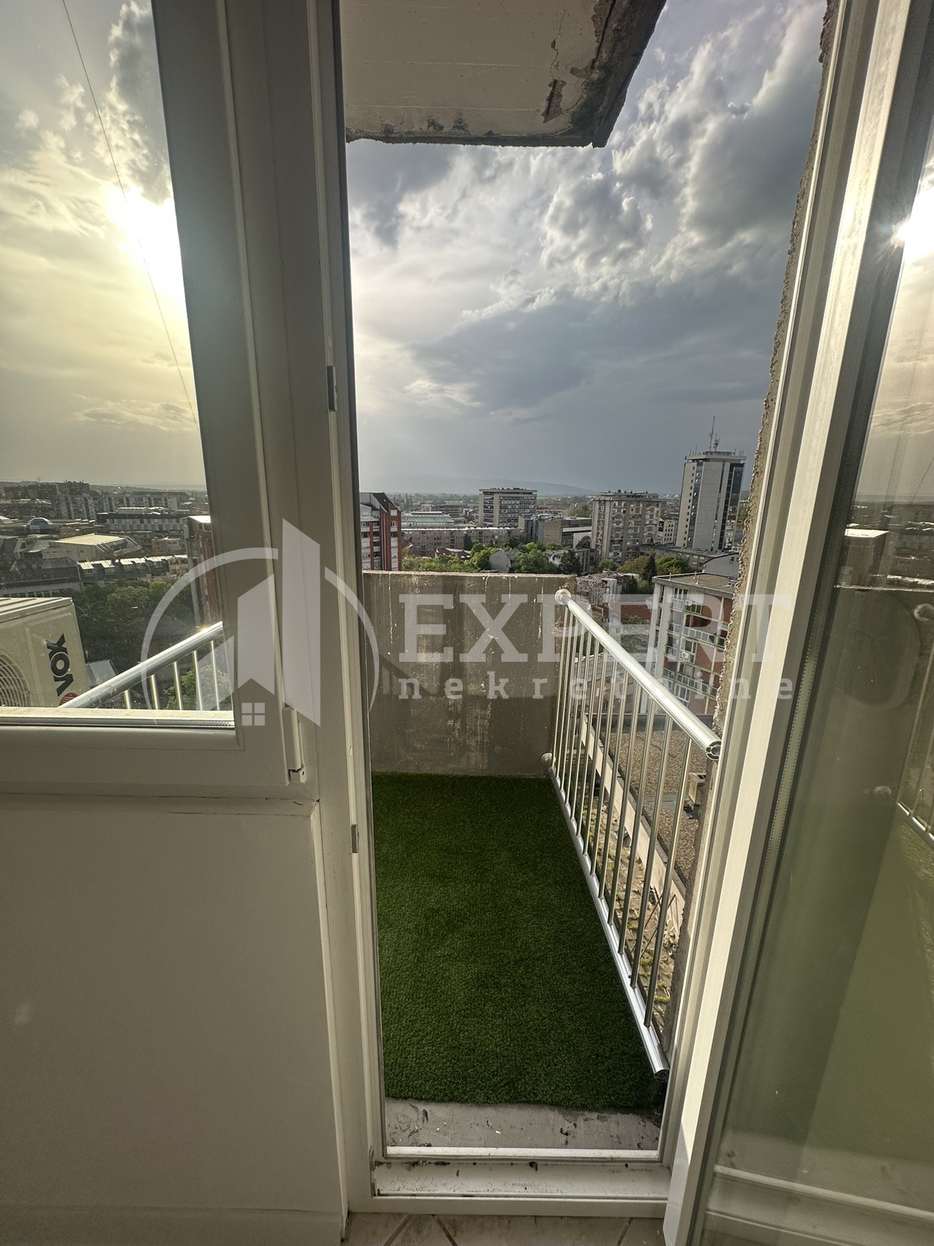 Trosoban stan, 72 m2, Filozofski fakultet, Sinđelićev trg ID: i-013875 8