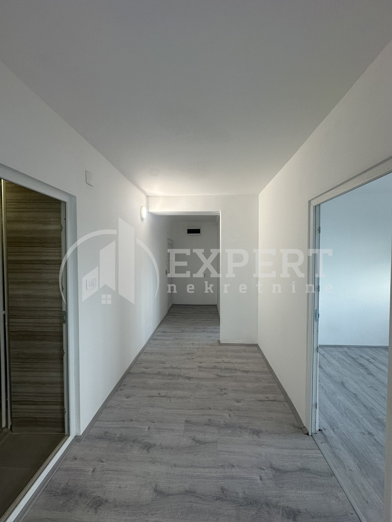 Trosoban stan, 72 m2, Filozofski fakultet, Sinđelićev trg ID: i-013875 4