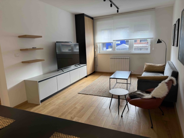 Iznajmljujem Stan Apartman  Hram  Beograd 1