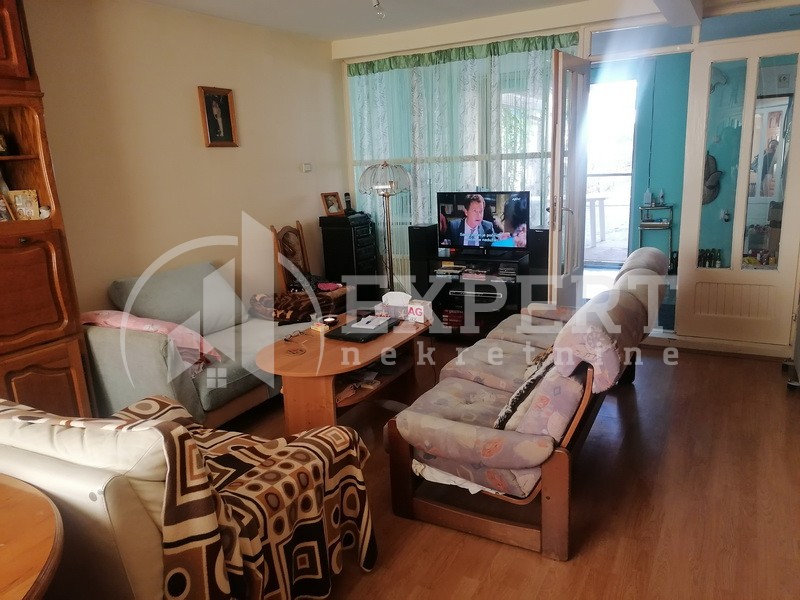 četvorosobna kuća, 203 m2, Pantelej, Somborska ID: p-0665 33