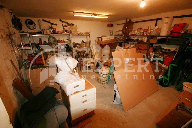 četvorosobna kuća, 203 m2, Pantelej, Somborska ID: p-0665 25