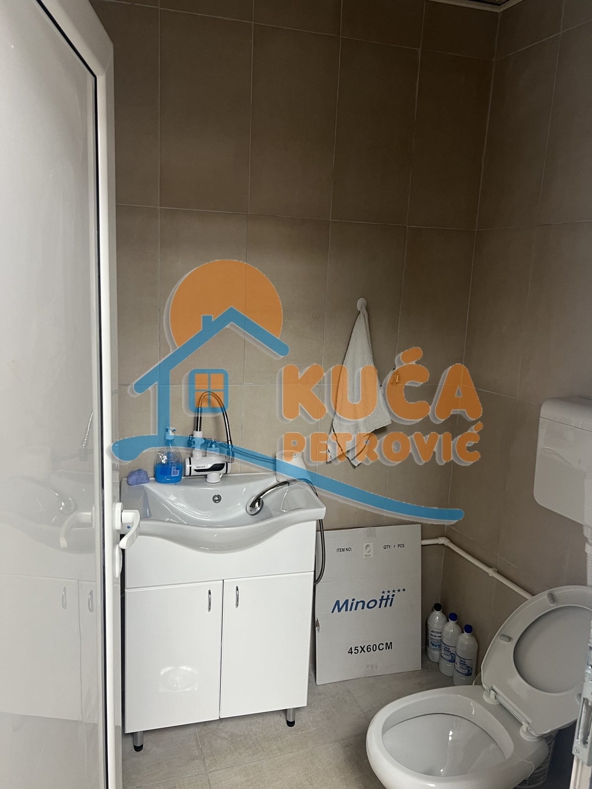 Lokal, 240 m2, Crveni krst, Bulevar Nikole Tesle ID: i-013916 11