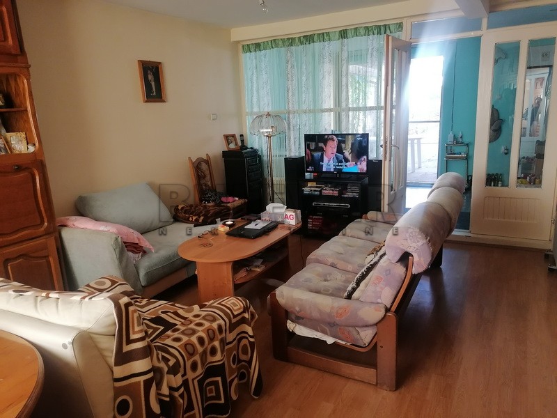 četvorosobna kuća, 203 m2, Pantelej, Somborska ID: p-0665 39