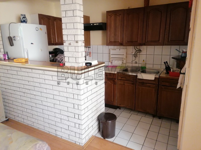 četvorosobna kuća, 203 m2, Pantelej, Somborska ID: p-0665 40