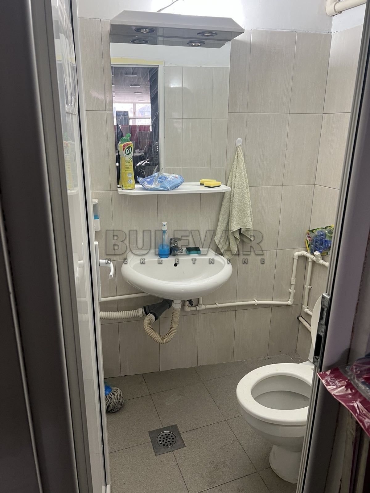 Lokal, 240 m2, Crveni krst, Bulevar Nikole Tesle ID: i-013916 12