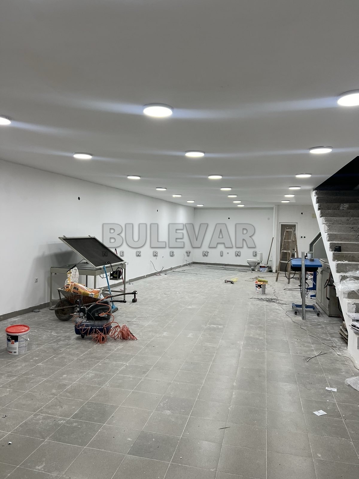 Lokal, 240 m2, Crveni krst, Bulevar Nikole Tesle ID: i-013916 1