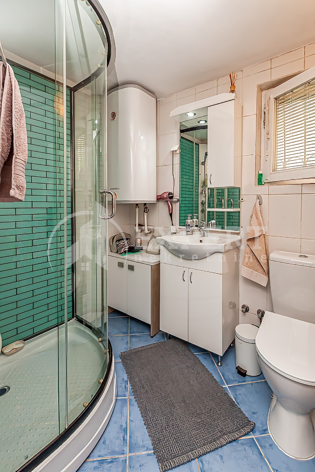 četvorosobna kuća, 383 m2, Durlan, Gutenbergova ID: p-013914 4