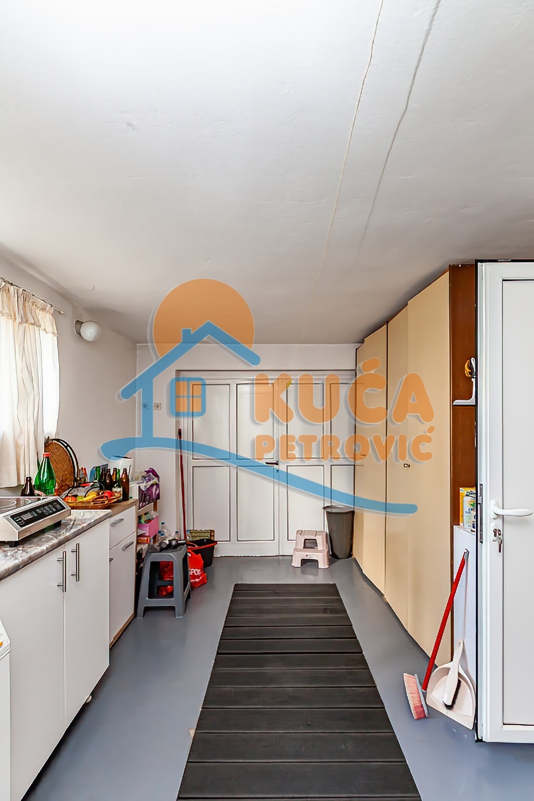 četvorosobna kuća, 383 m2, Durlan, Gutenbergova ID: p-013914 11