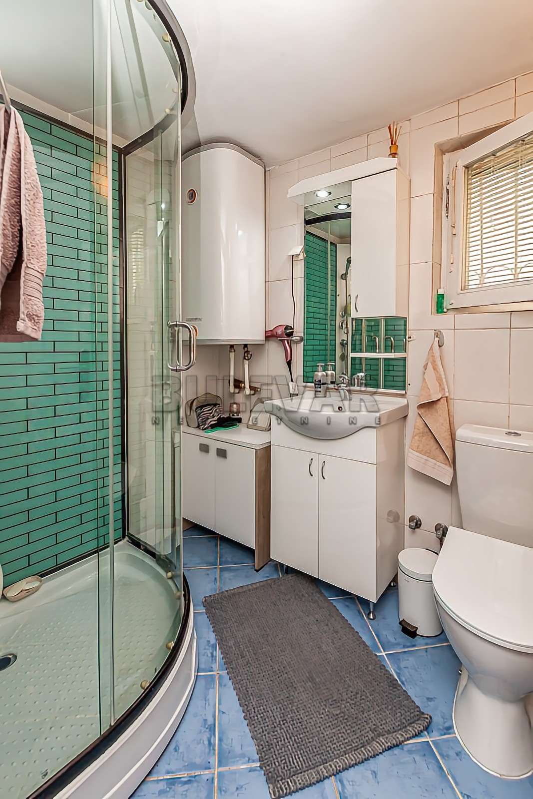 četvorosobna kuća, 383 m2, Durlan, Gutenbergova ID: p-013914 4