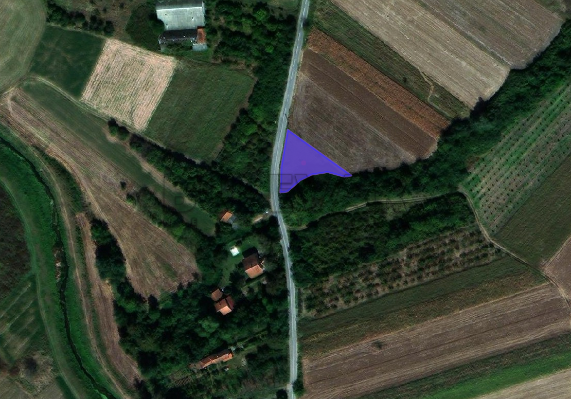 Plac, Crveni krst, Donja Toponica ID: p-013919 1