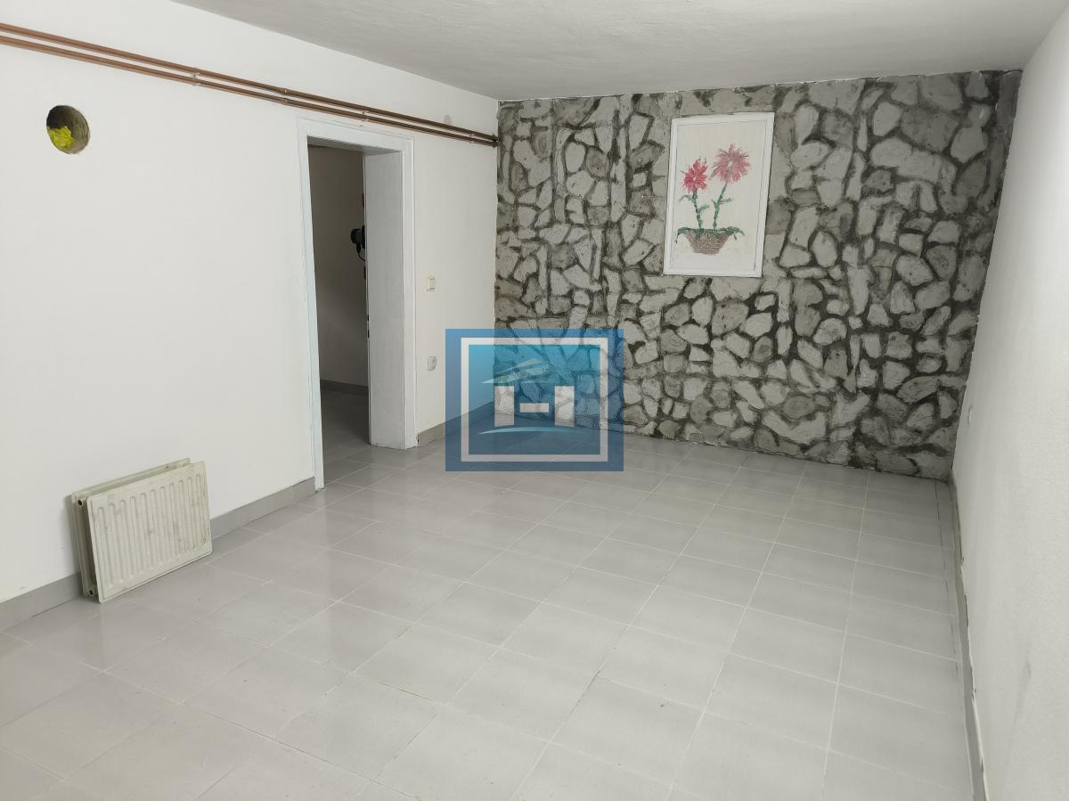 Na prodaju potpuno renovirana kuća od 153m² sa placem od 3,375 ari 9