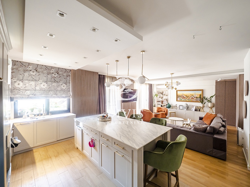 Prodajemo lux 4 0 penthaus  Južni bulevar  119m2 2