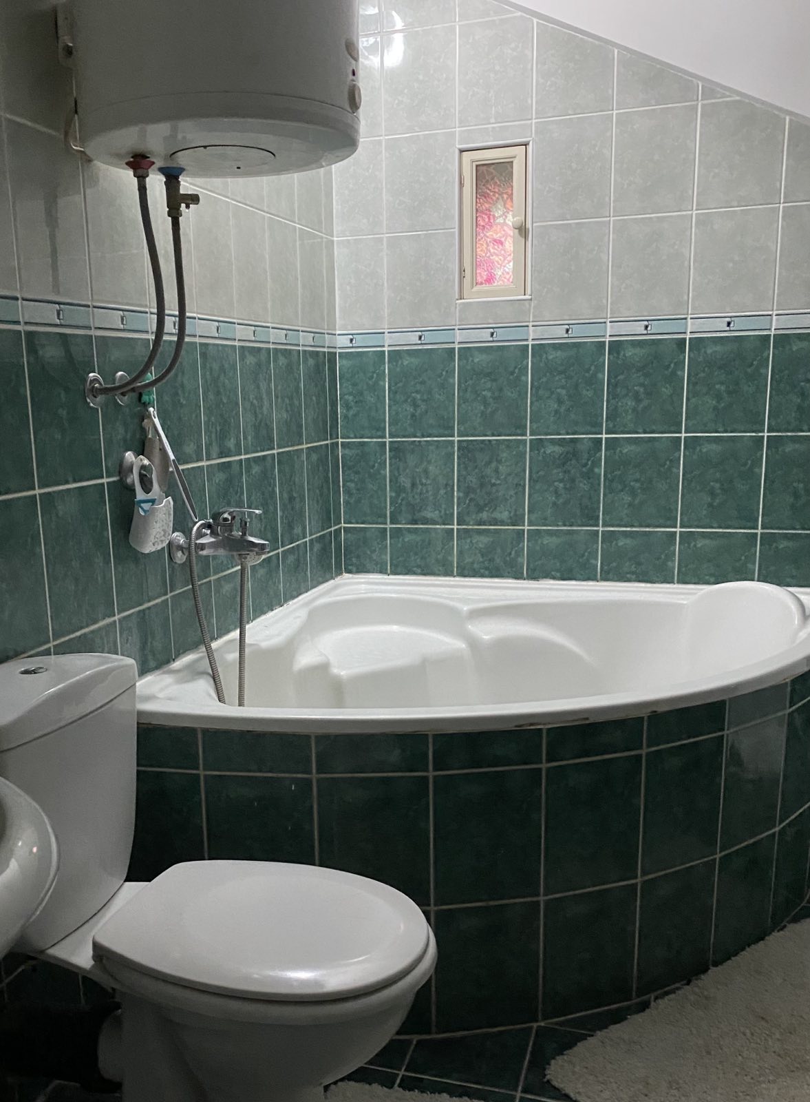 Prodajem stan Cacak Alvadzinica 4