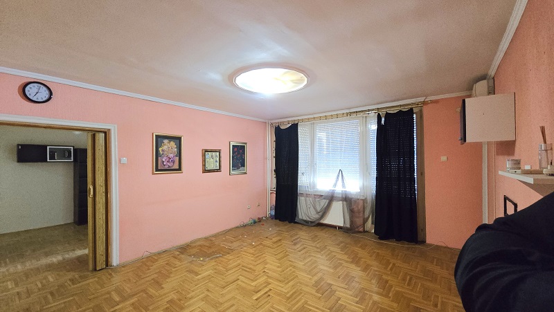 Funkcionalan i svetao dvosoban stan 66m2 Senoina Subotica 3