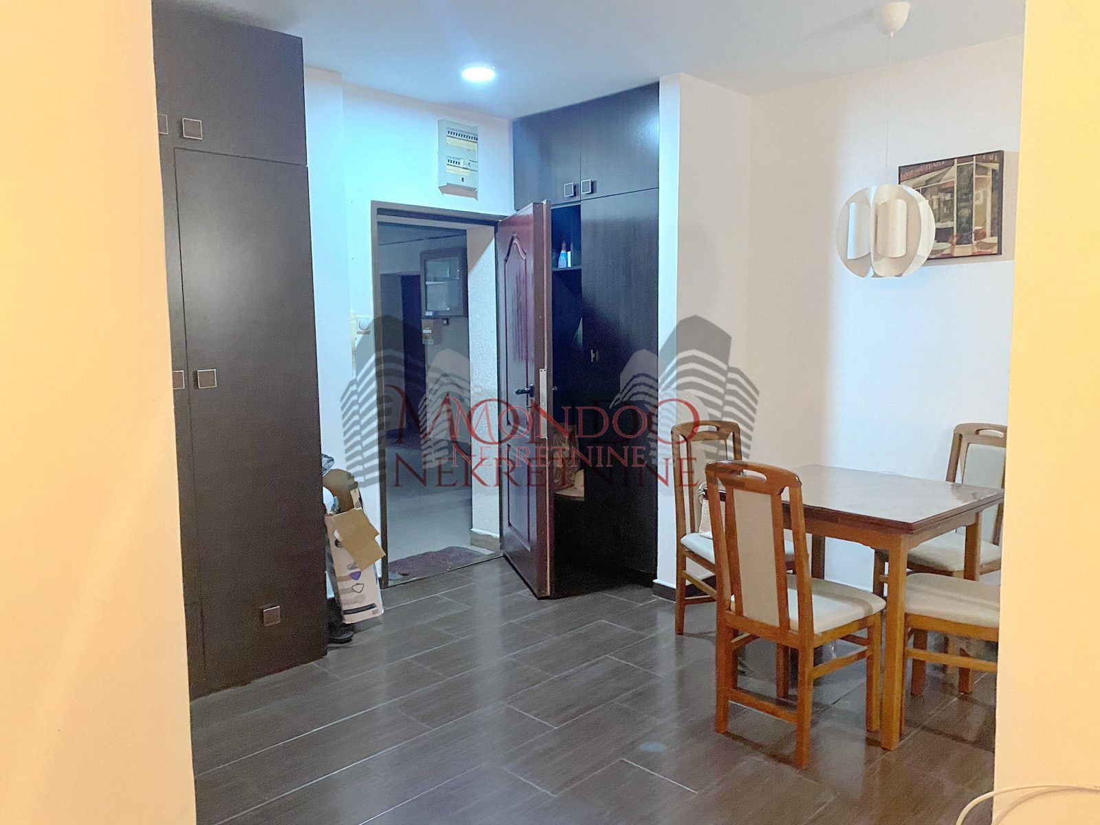 Jednoiposoban stan u Duvaništu 10