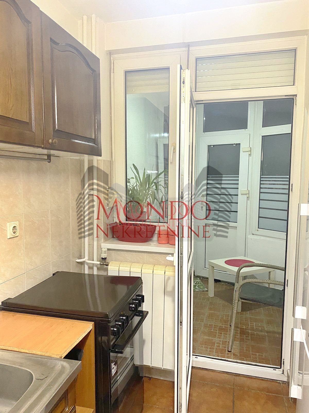 Jednoiposoban stan u Duvaništu 9