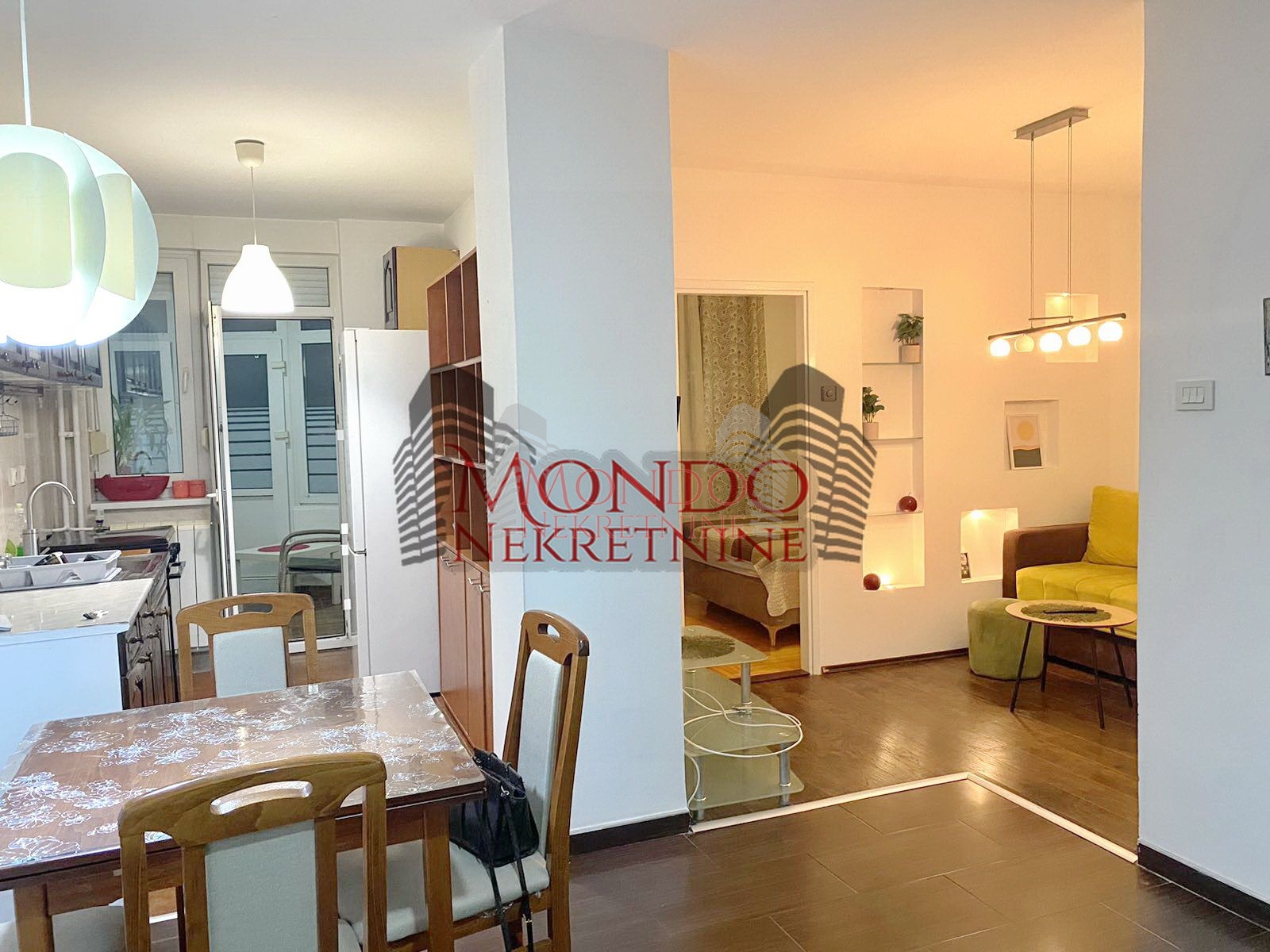 Jednoiposoban stan u Duvaništu 7