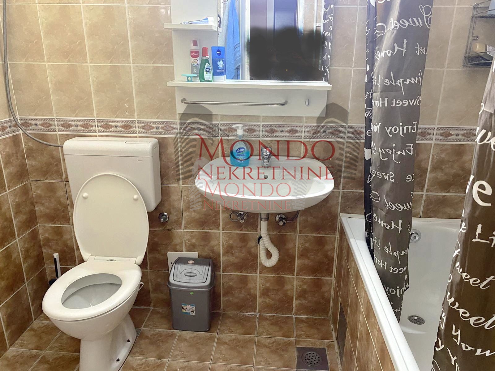 Jednoiposoban stan u Duvaništu 12