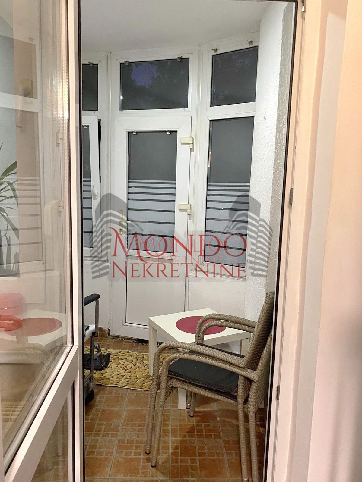 Jednoiposoban stan u Duvaništu 13