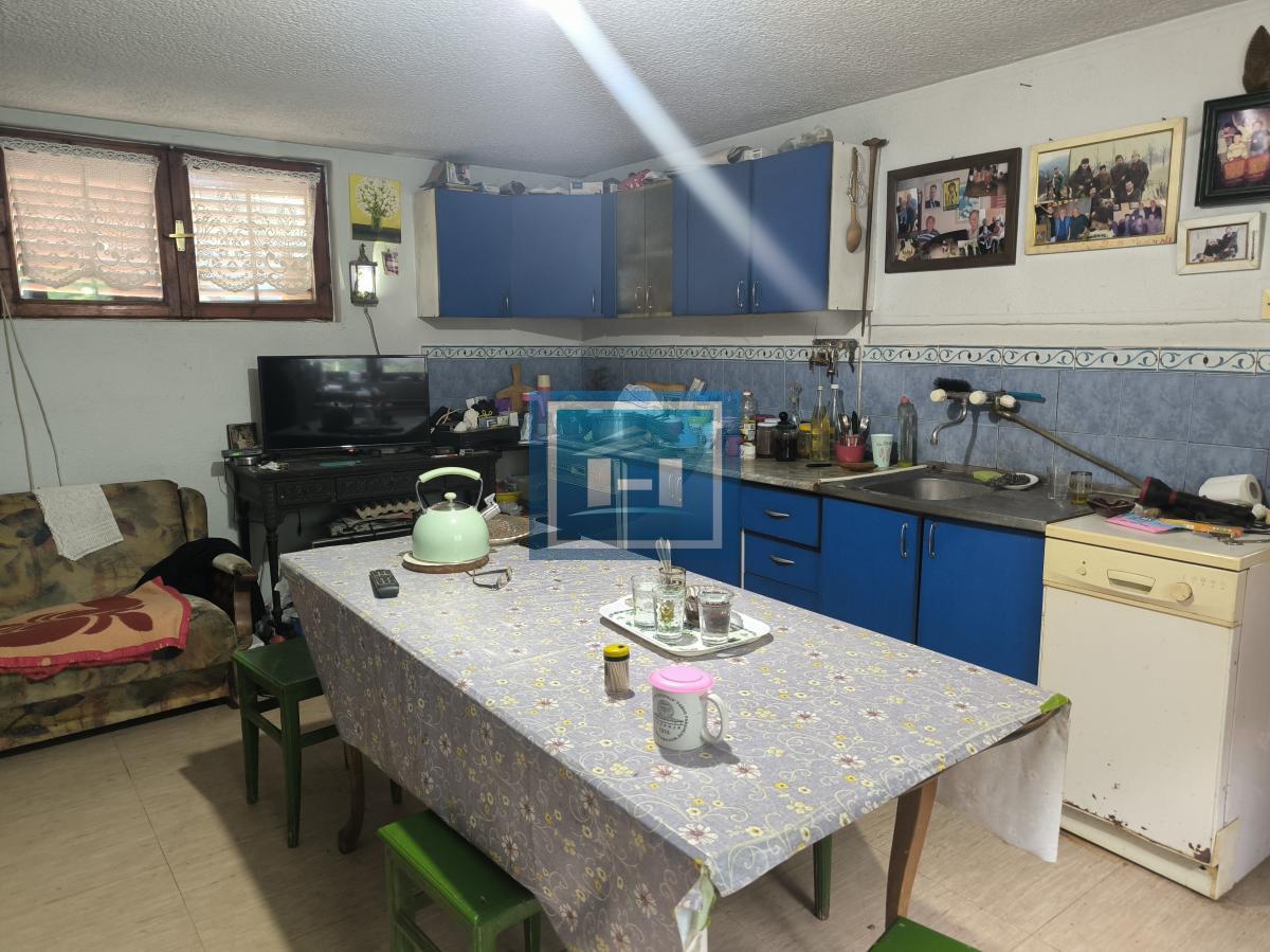 Kompletno opremljeno imanje 82 ara – dve kuće, bazen, ribnjaci, vinograd! 21