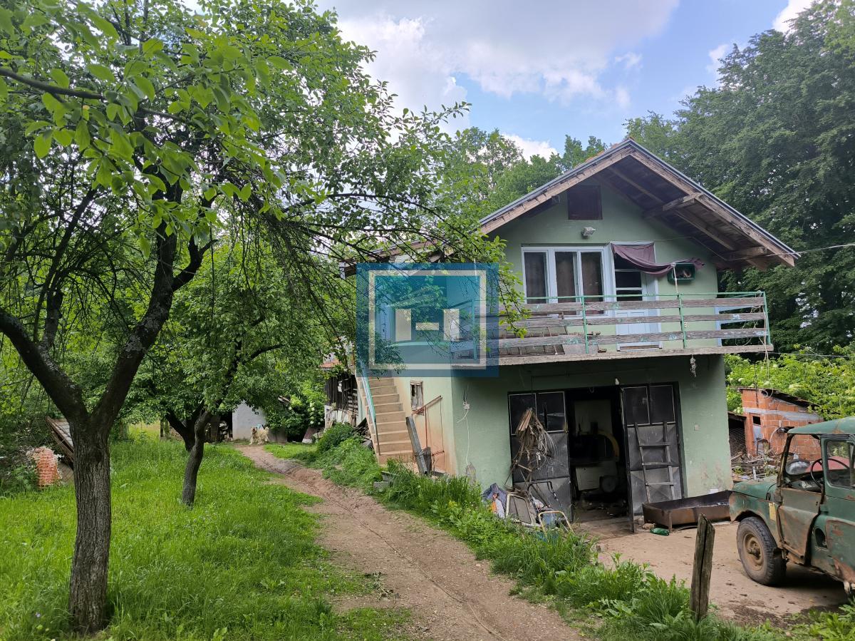 Kompletno opremljeno imanje 82 ara – dve kuće, bazen, ribnjaci, vinograd! 7