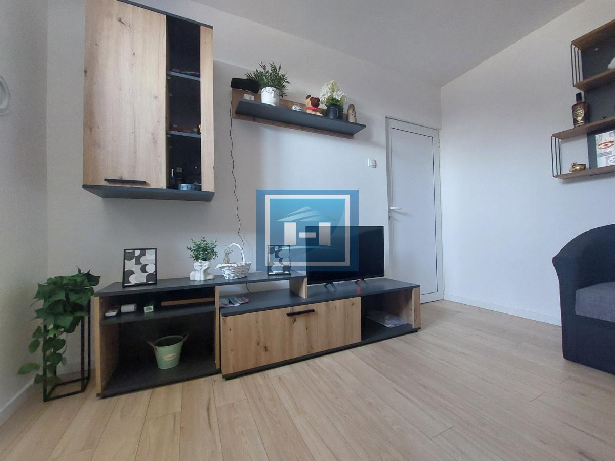 Na prodaju kompletno renoviran stan od 32 m² – idealan za moderan gradski život! 3
