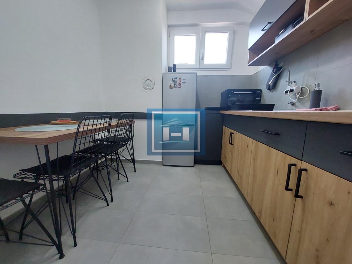 Na prodaju kompletno renoviran stan od 32 m² – idealan za moderan gradski život! 4