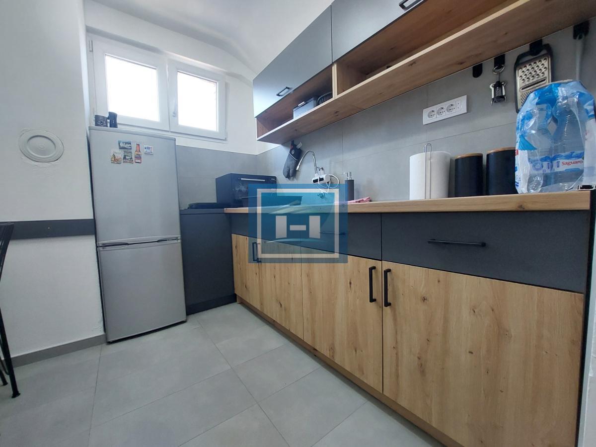 Na prodaju kompletno renoviran stan od 32 m² – idealan za moderan gradski život! 6