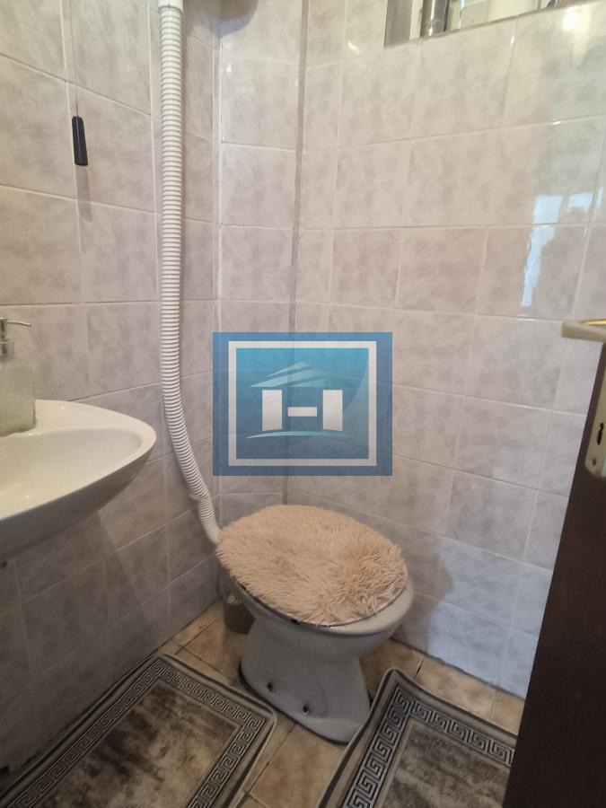 Kuća sa velikim placem u blizini škole i vrtića na prodaju ! 10