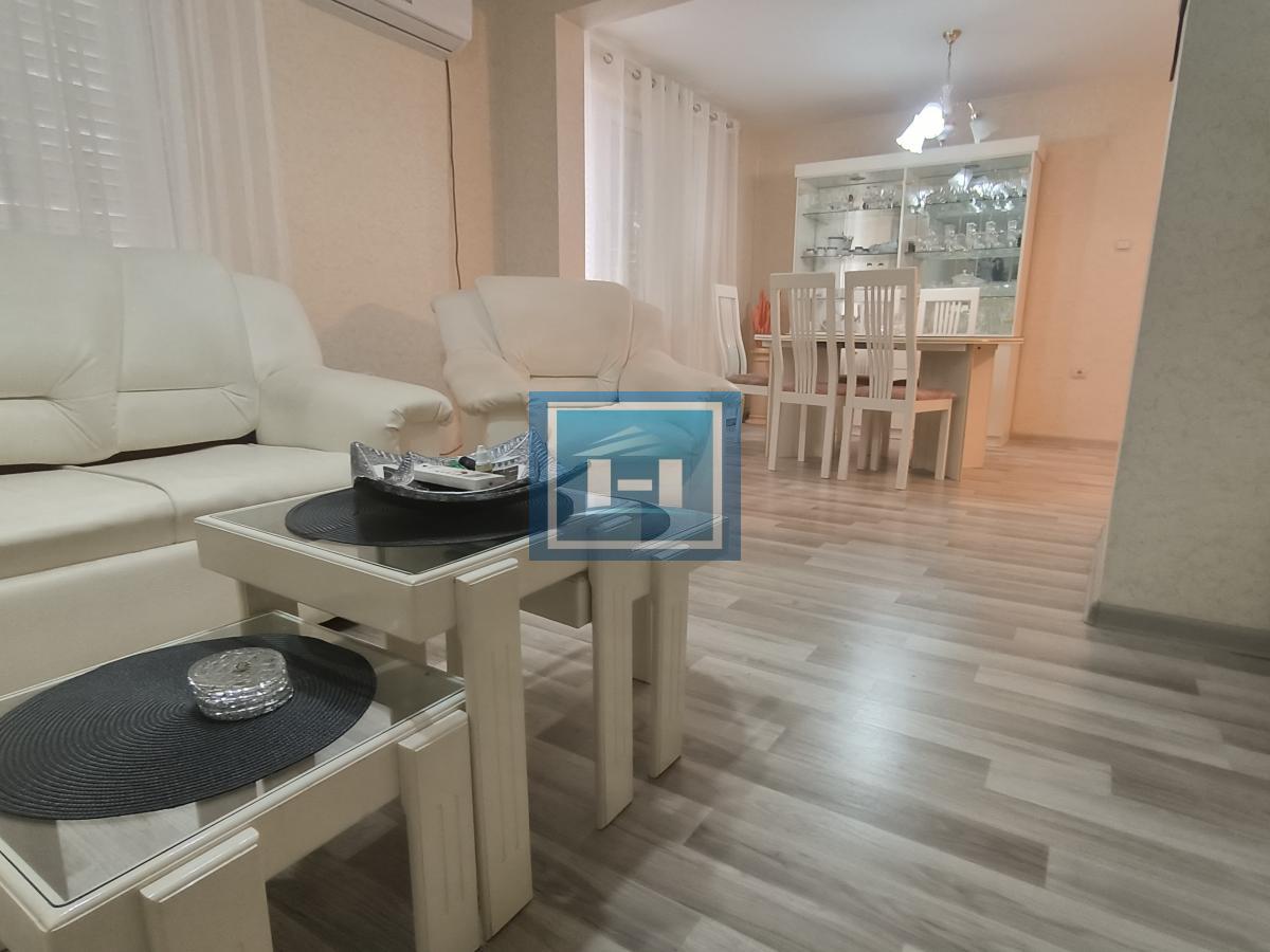 Kuća sa velikim placem u blizini škole i vrtića na prodaju ! 6