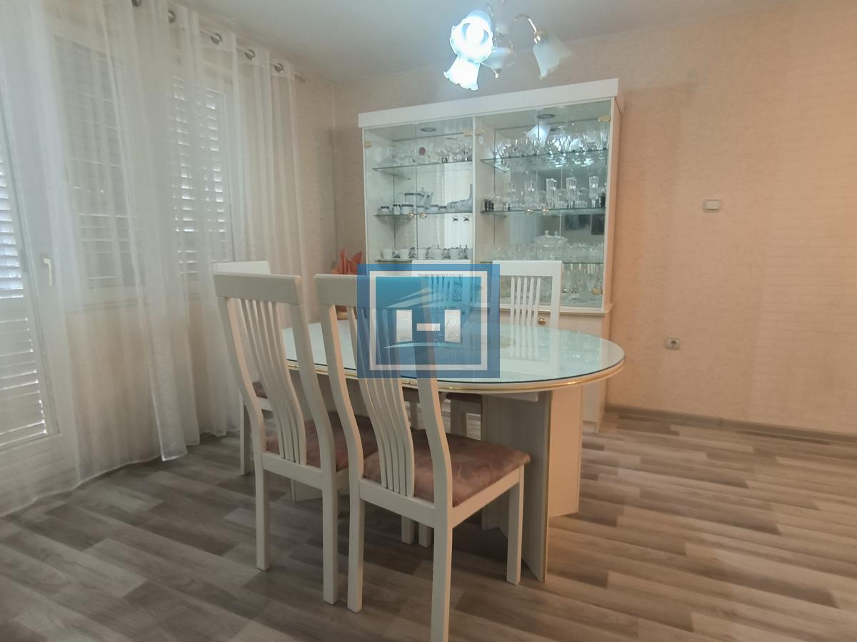 Kuća sa velikim placem u blizini škole i vrtića na prodaju ! 7