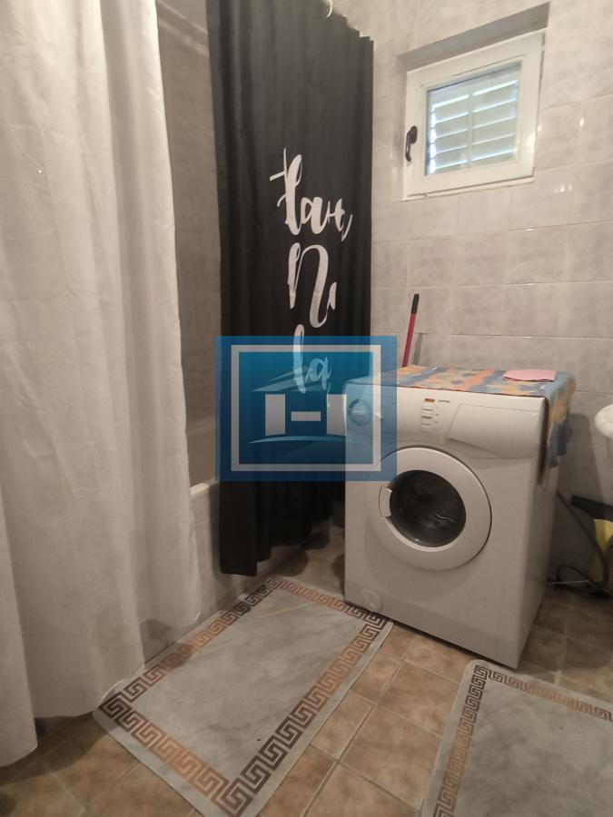 Kuća sa velikim placem u blizini škole i vrtića na prodaju ! 9