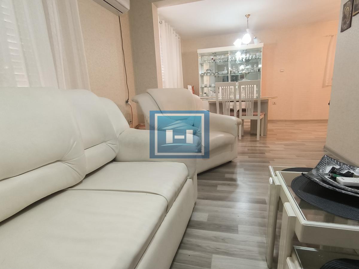 Kuća sa velikim placem u blizini škole i vrtića na prodaju ! 2