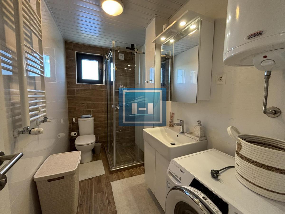 Luksuzan stan u otmenom kompleksu 14