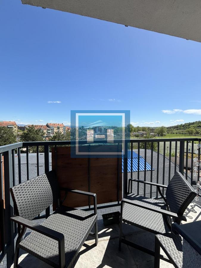 Luksuzan stan u otmenom kompleksu 6