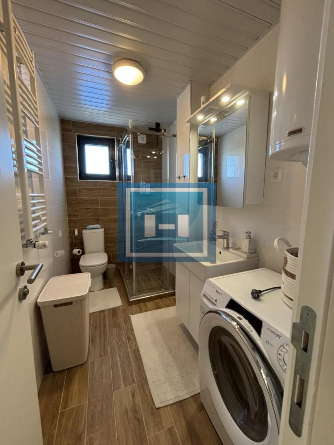 Luksuzan stan u otmenom kompleksu 9