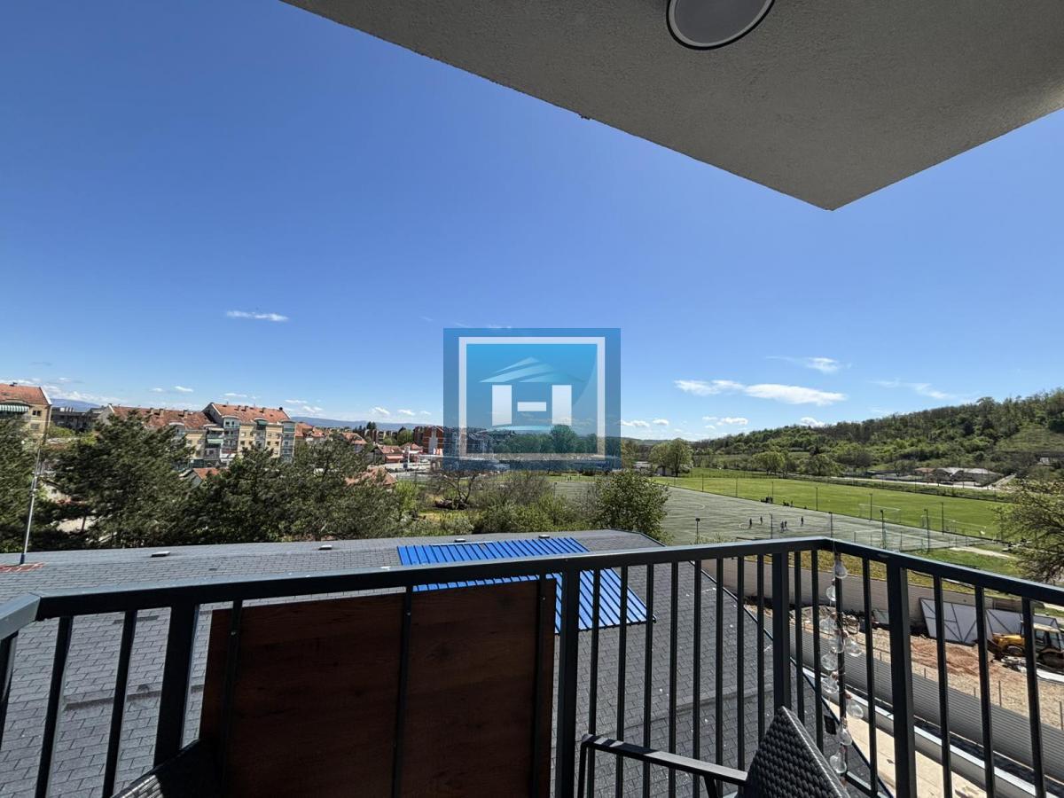 Luksuzan stan u otmenom kompleksu 5