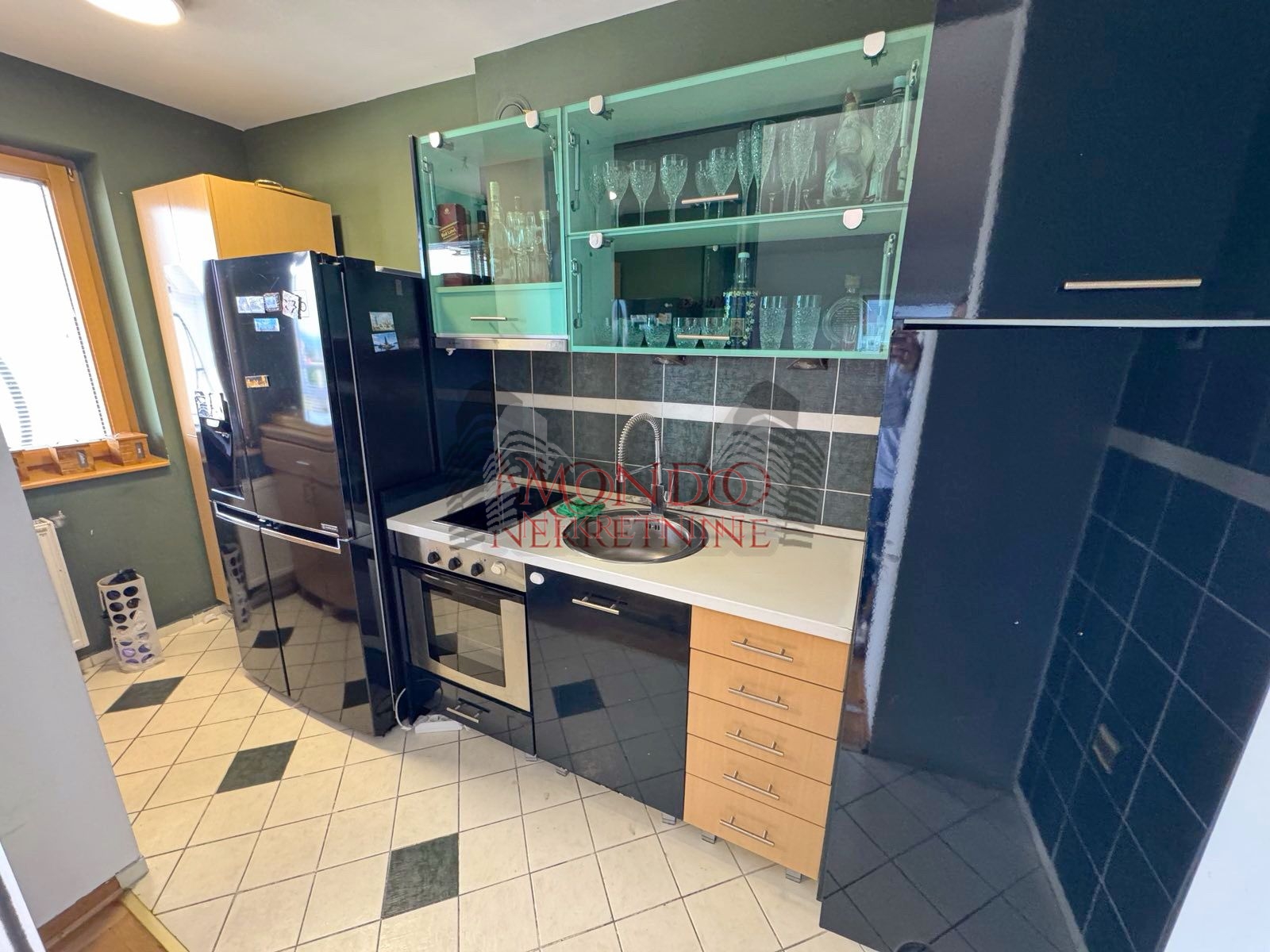 Dvosoban konforan stan u Duvanistu sa velikom terasom 5