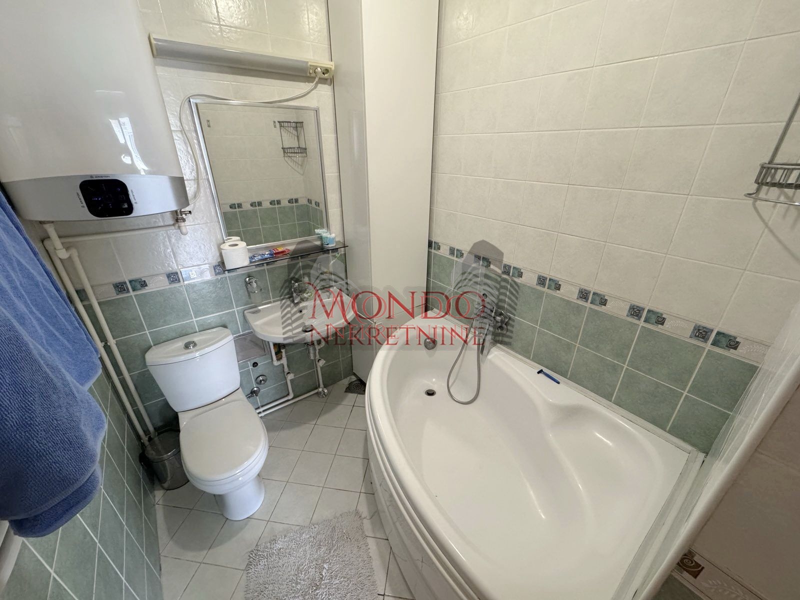 Dvosoban konforan stan u Duvanistu sa velikom terasom 9