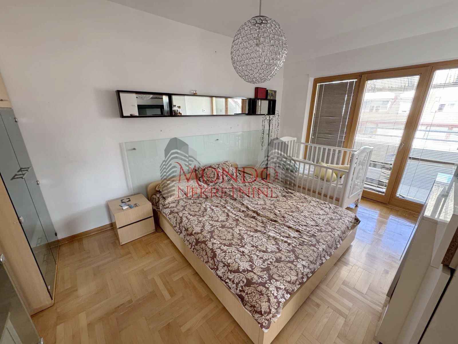 Dvosoban konforan stan u Duvanistu sa velikom terasom 6