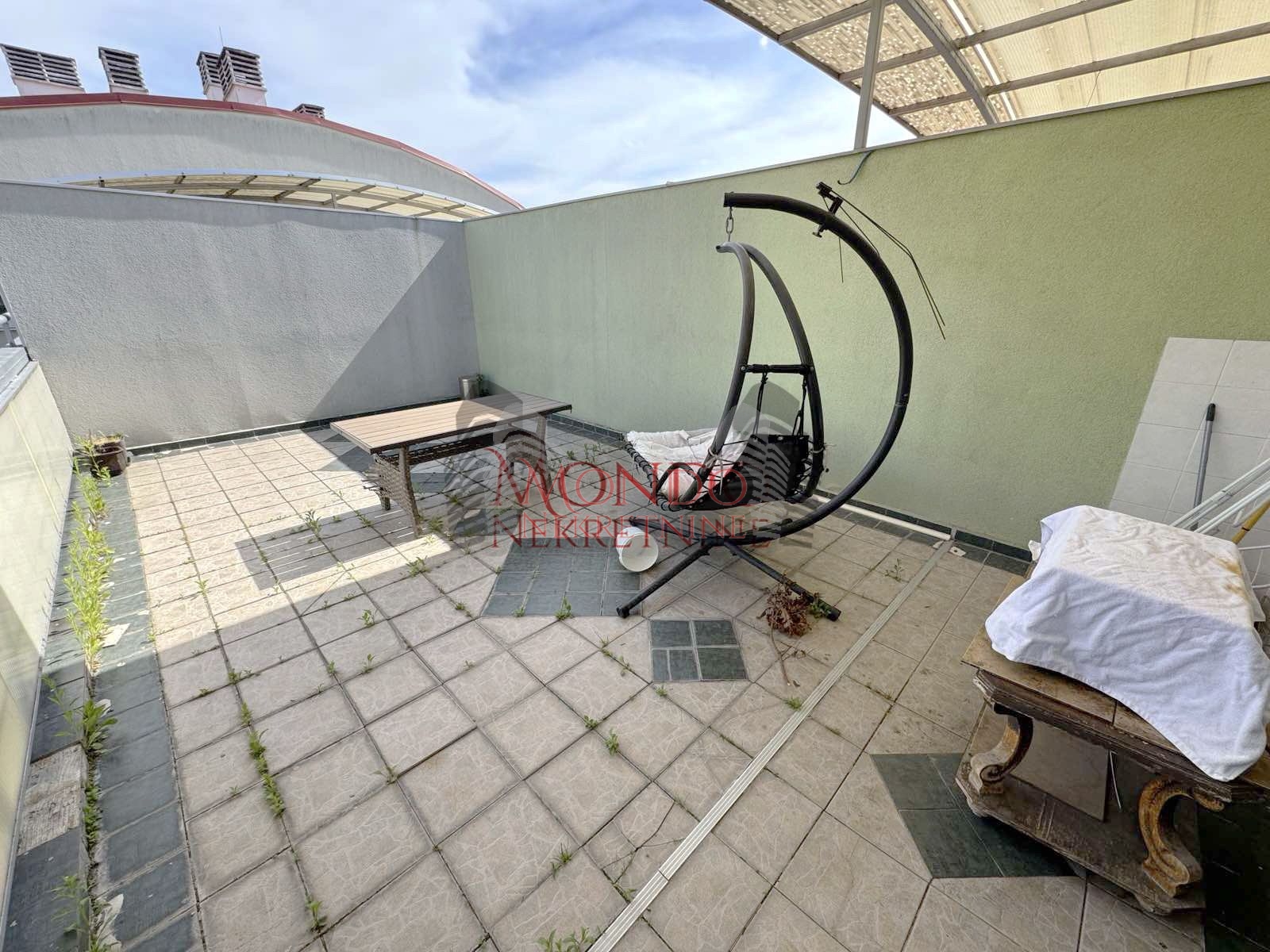 Dvosoban konforan stan u Duvanistu sa velikom terasom 11