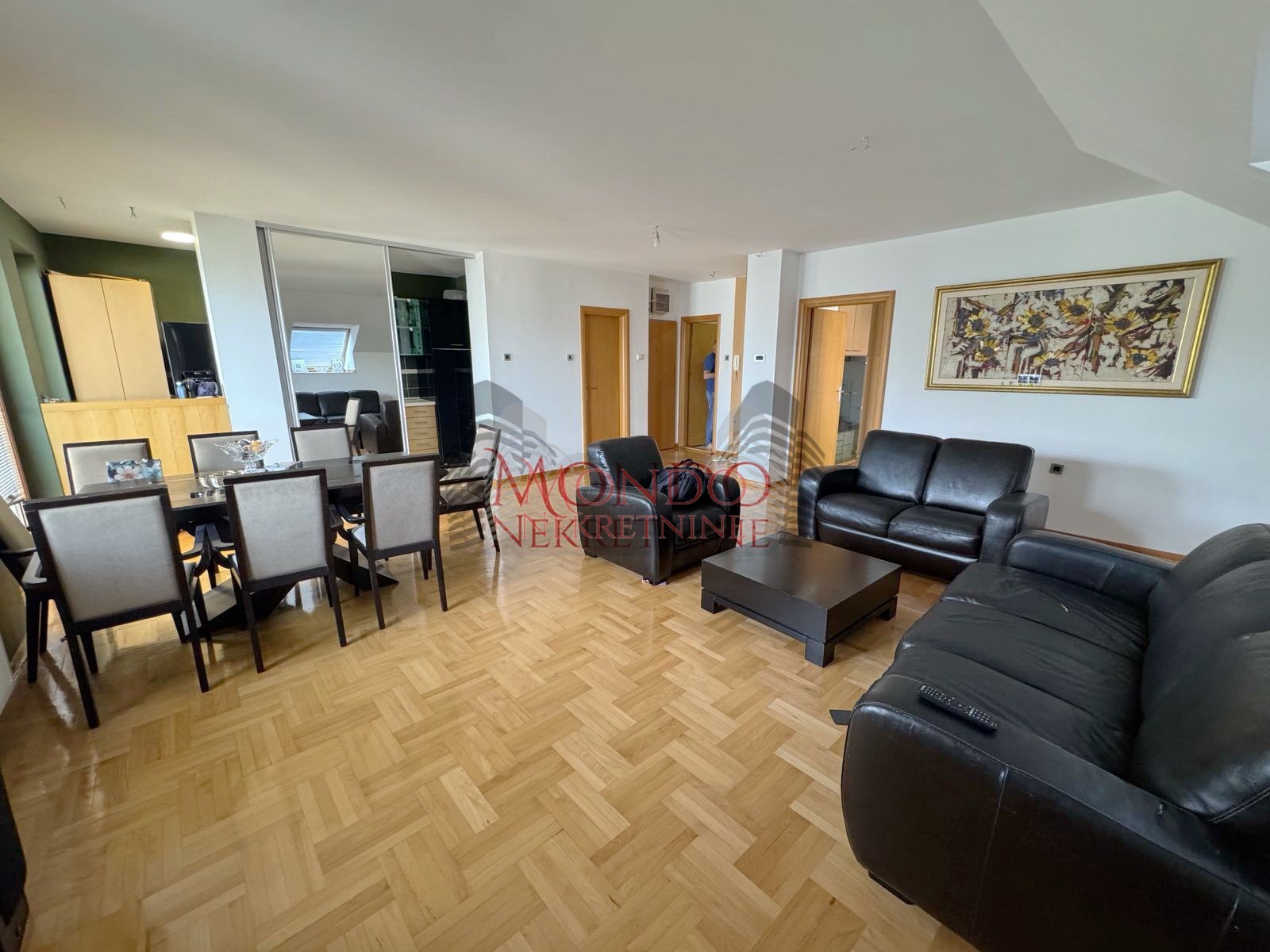 Dvosoban konforan stan u Duvanistu sa velikom terasom 2