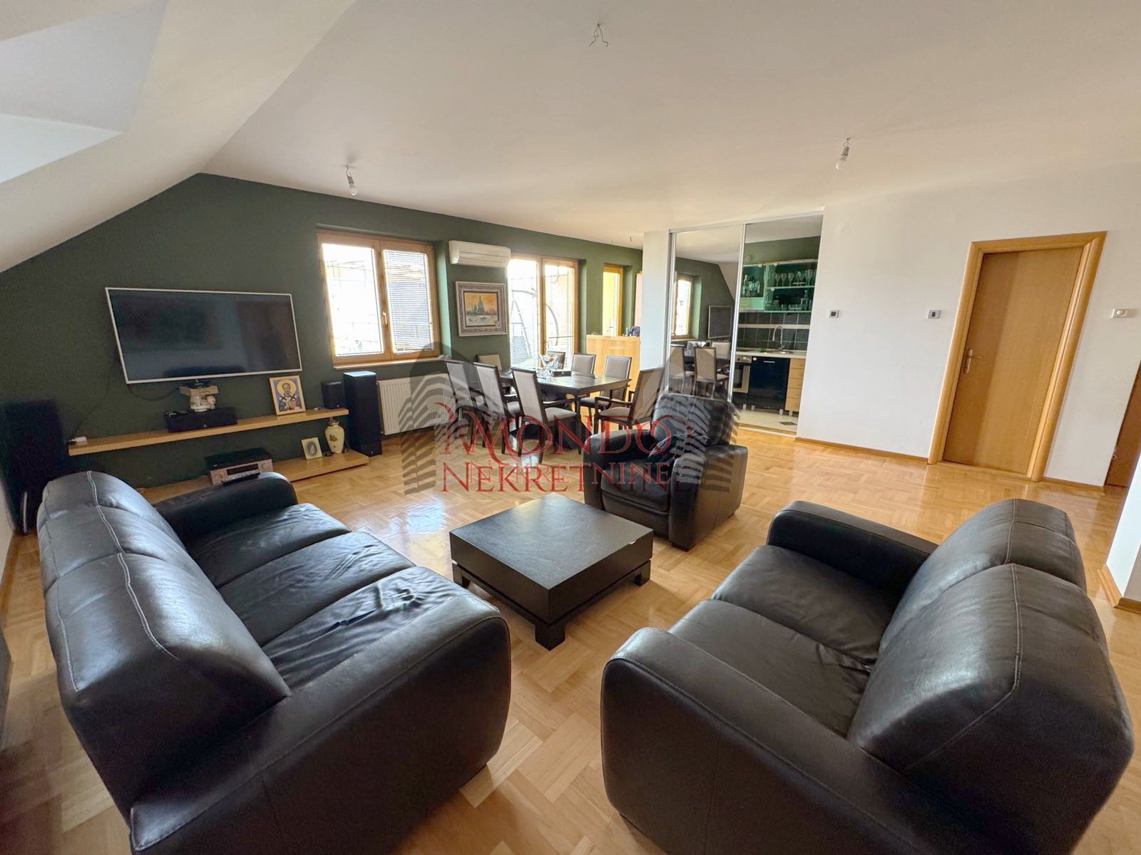 Dvosoban konforan stan u Duvanistu sa velikom terasom 1