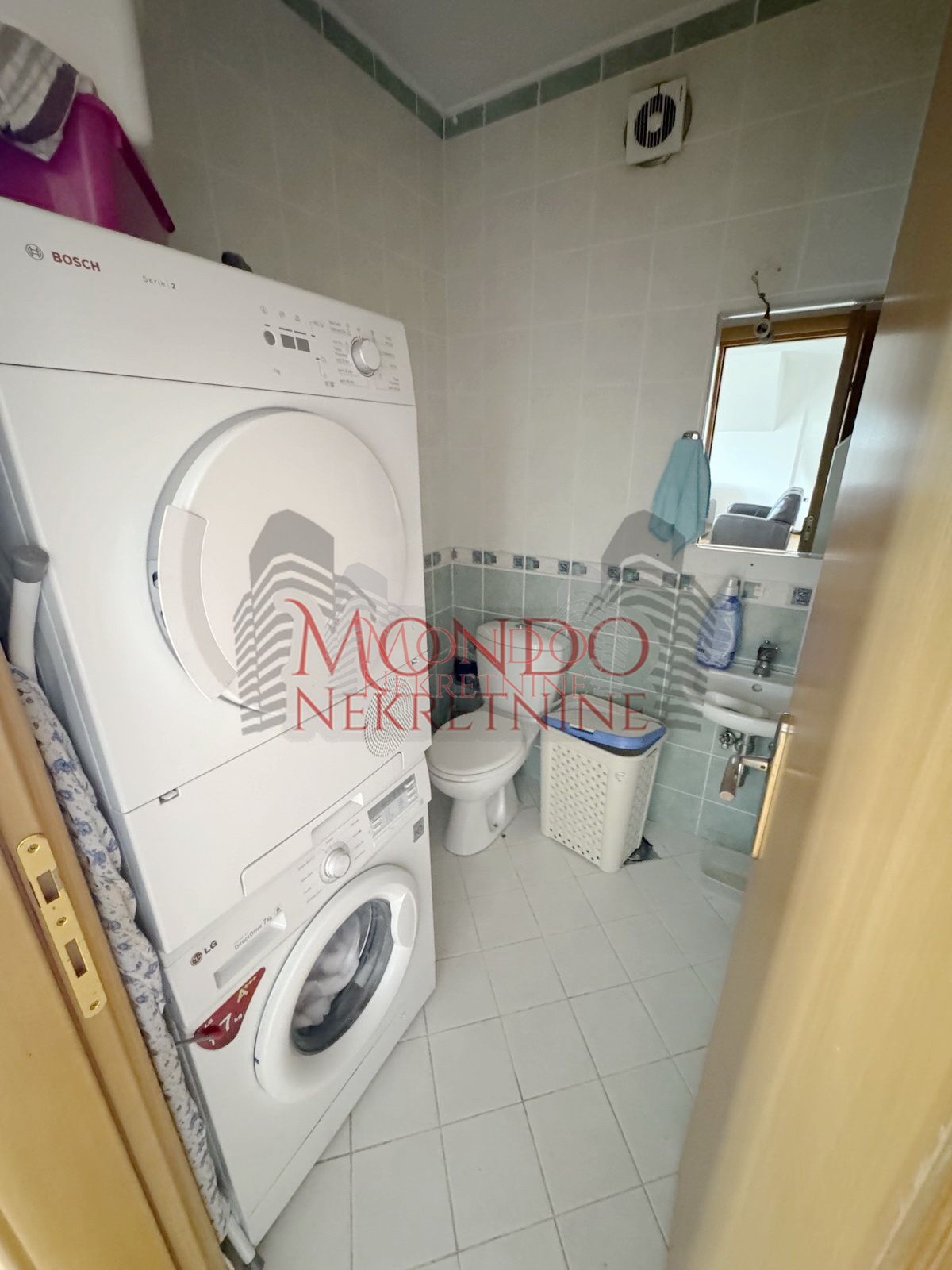 Dvosoban konforan stan u Duvanistu sa velikom terasom 10