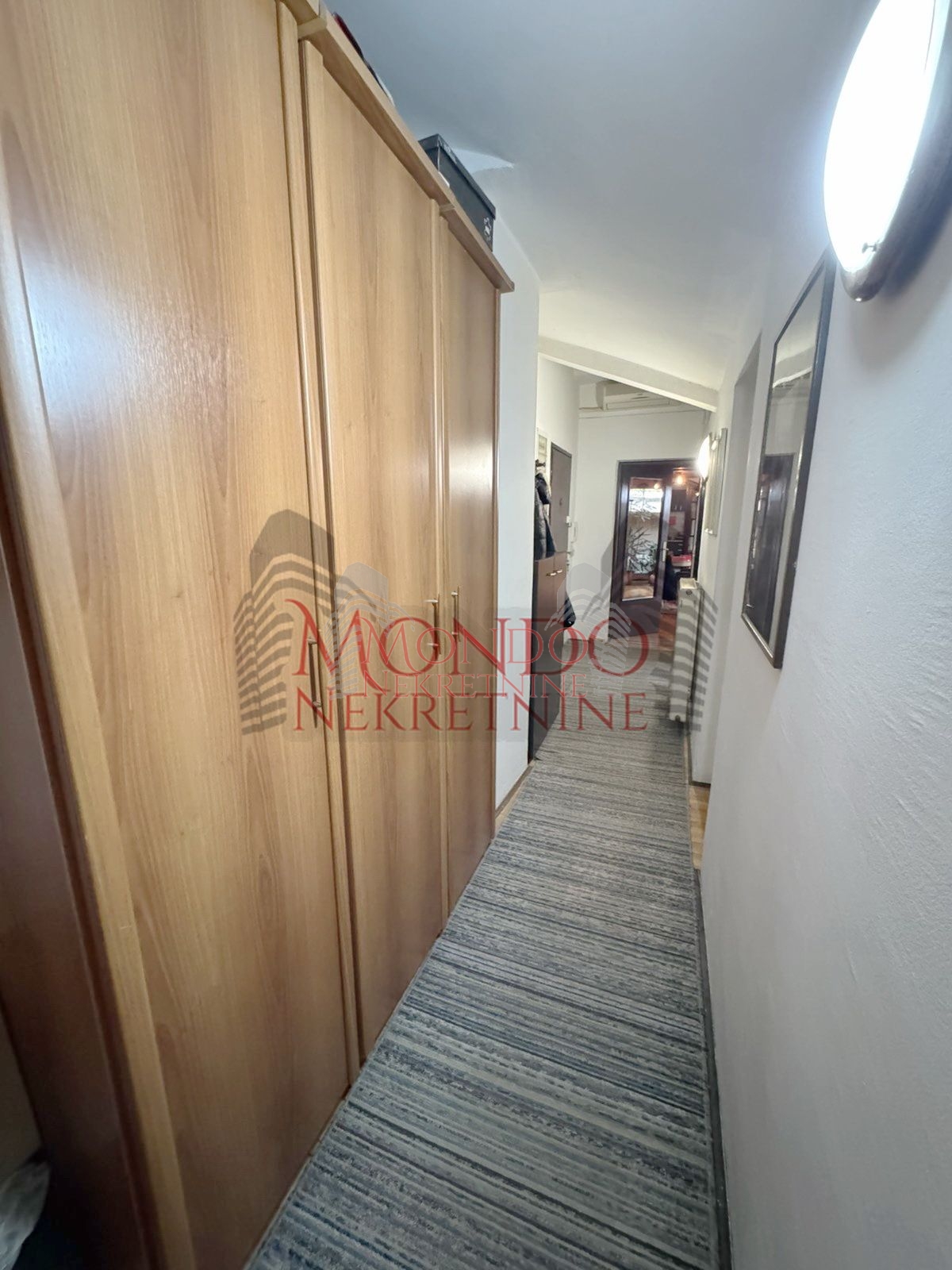 Trosoban stan na Bulevaru ul Blagoja Parovica kod Delte 14