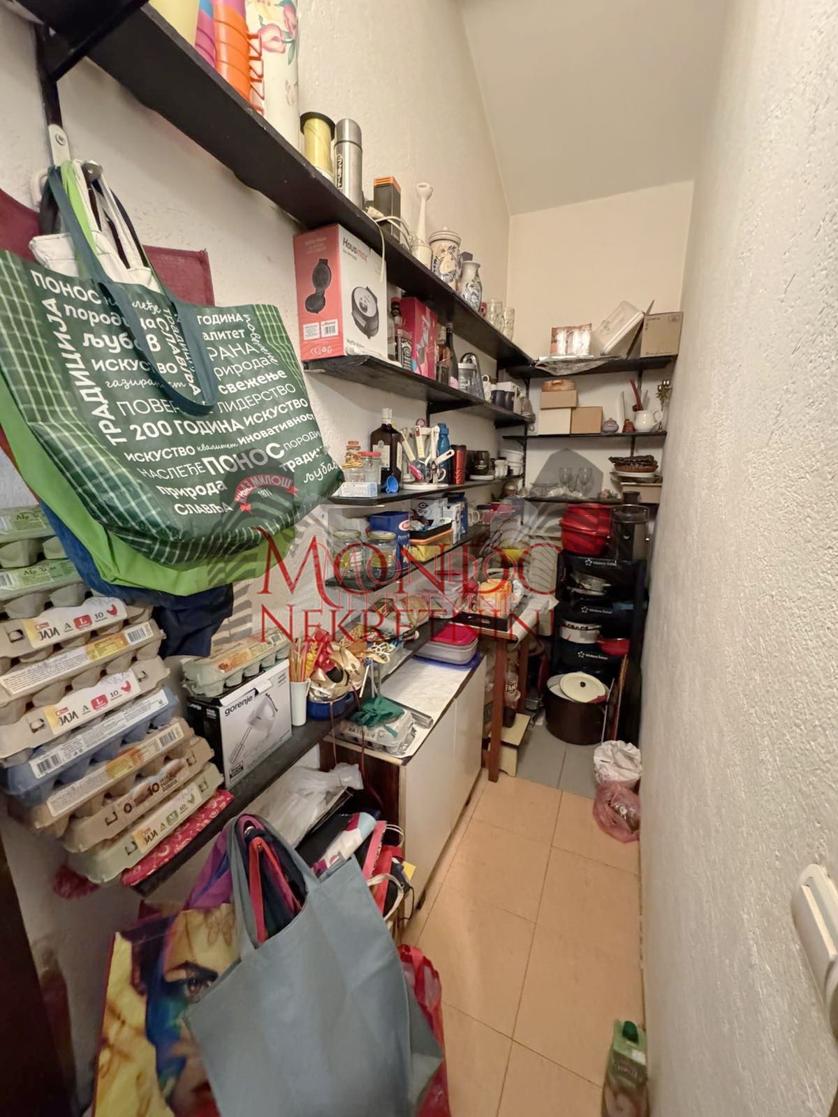 Trosoban stan na Bulevaru ul Blagoja Parovica kod Delte 8